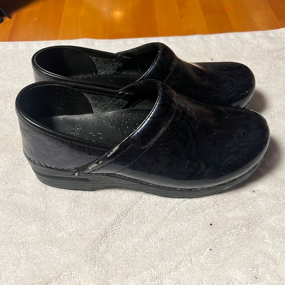 Navy blue with black accent design patent Dansko clogs, size 38 (7.5) - Picture 1 of 8